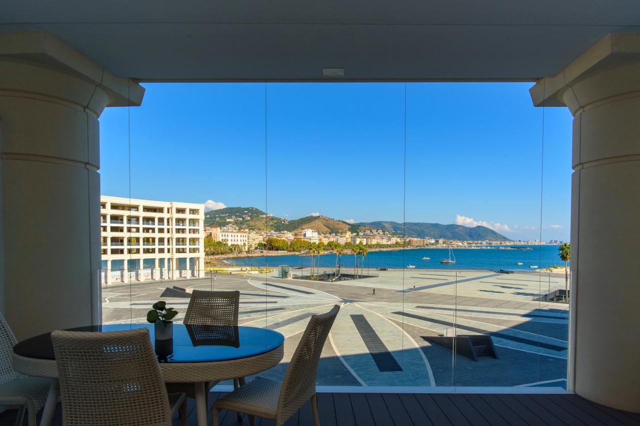 Mareluna Crescent - Luxury Seafront Experience Salerno Exterior foto