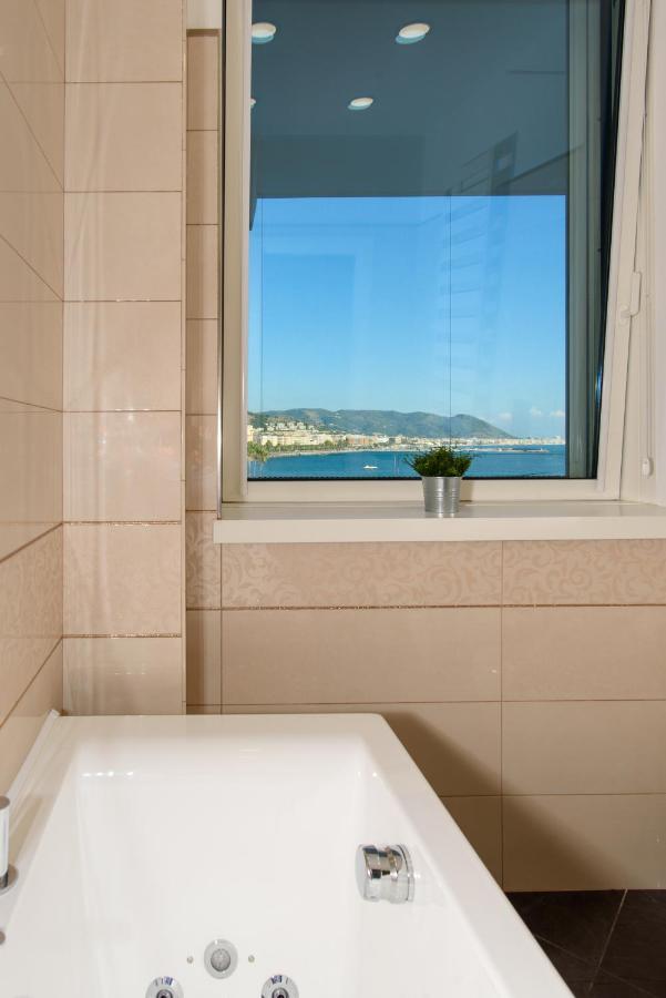 Mareluna Crescent - Luxury Seafront Experience Salerno Exterior foto