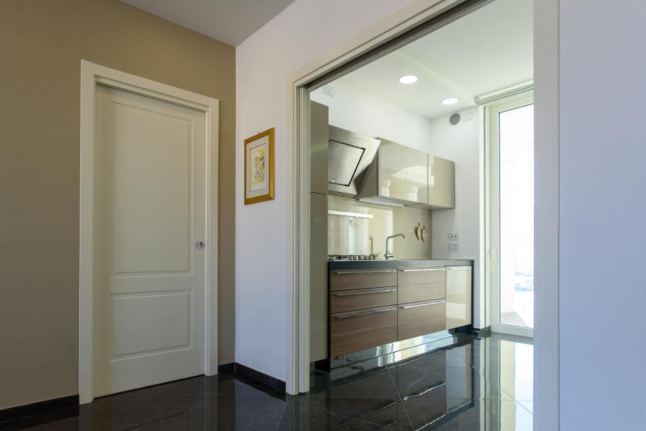 Mareluna Crescent - Luxury Seafront Experience Salerno Exterior foto