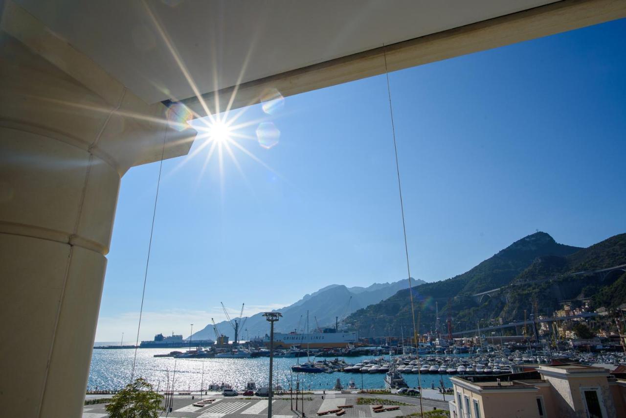 Mareluna Crescent - Luxury Seafront Experience Salerno Exterior foto